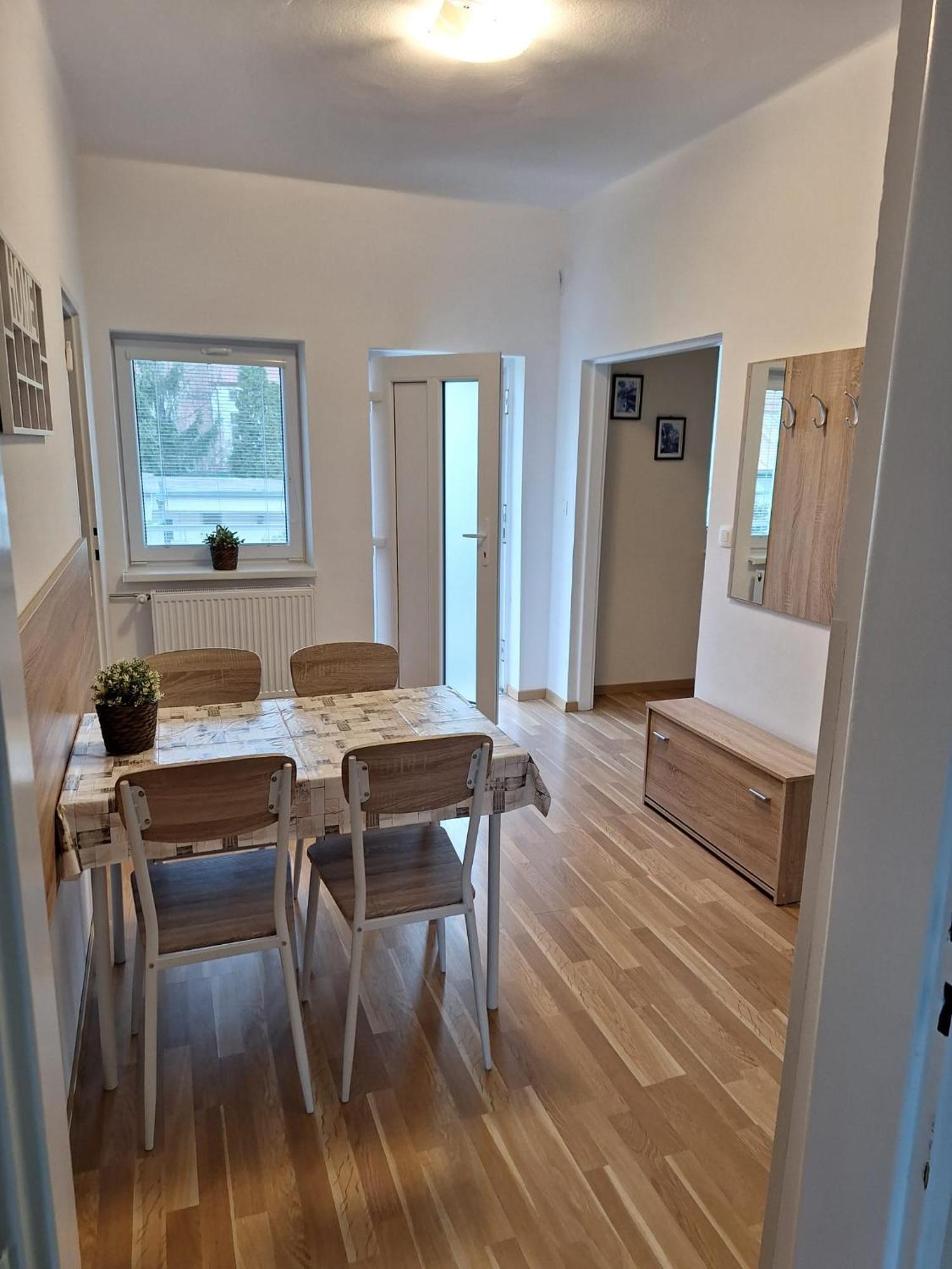 Star Apartments 皮耶什佳尼 外观 照片