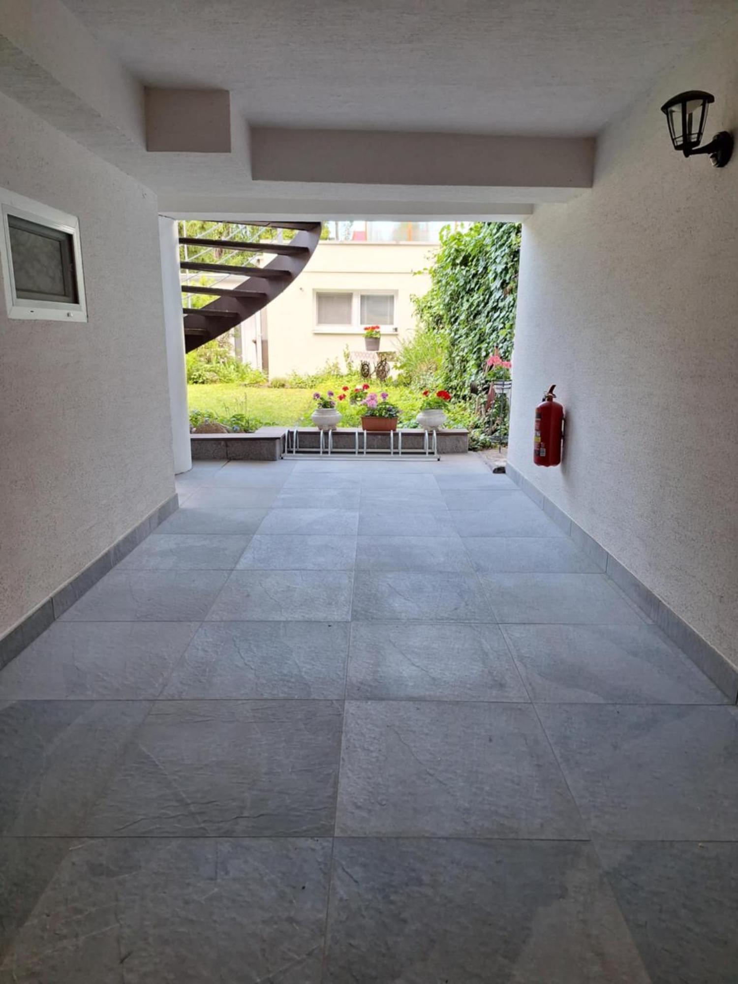 Star Apartments 皮耶什佳尼 外观 照片